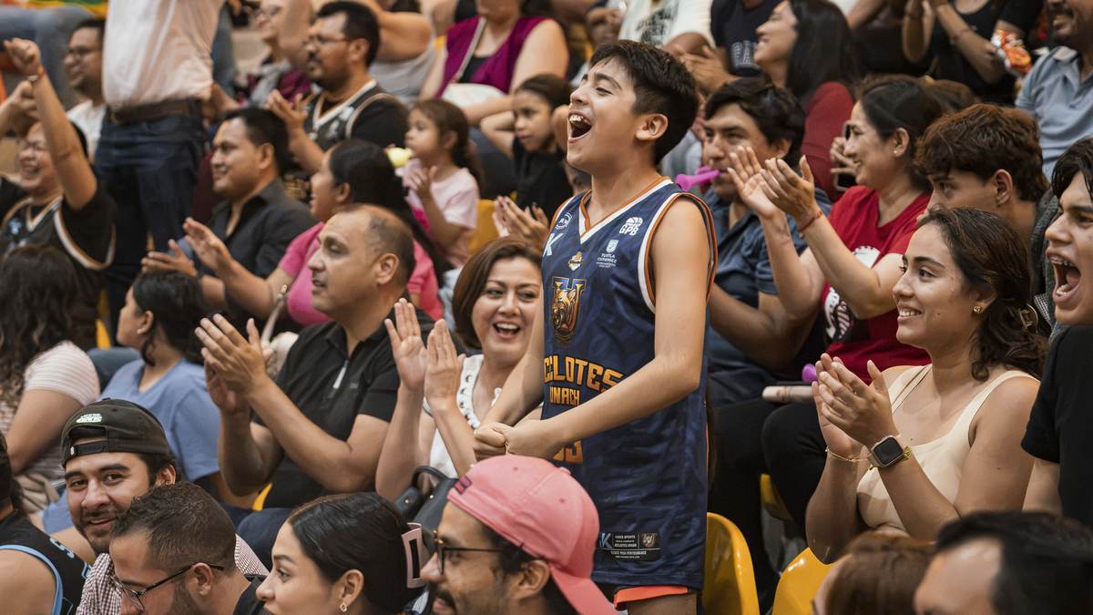 La afición celebra en las gradas