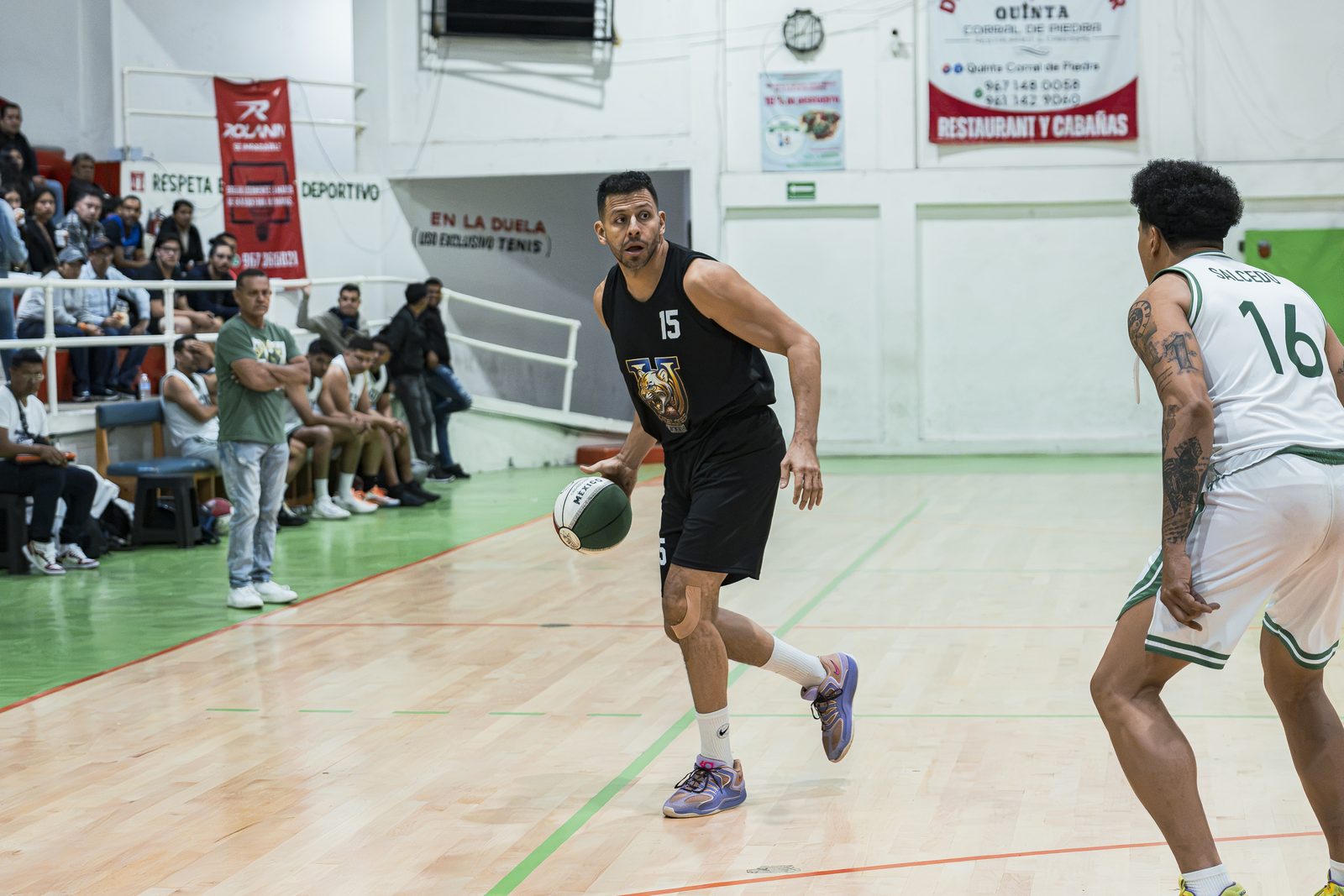 Narcia levanta el balón